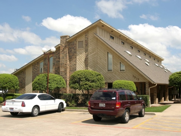For Lease | 1908-1912 Central Drive | Bedford