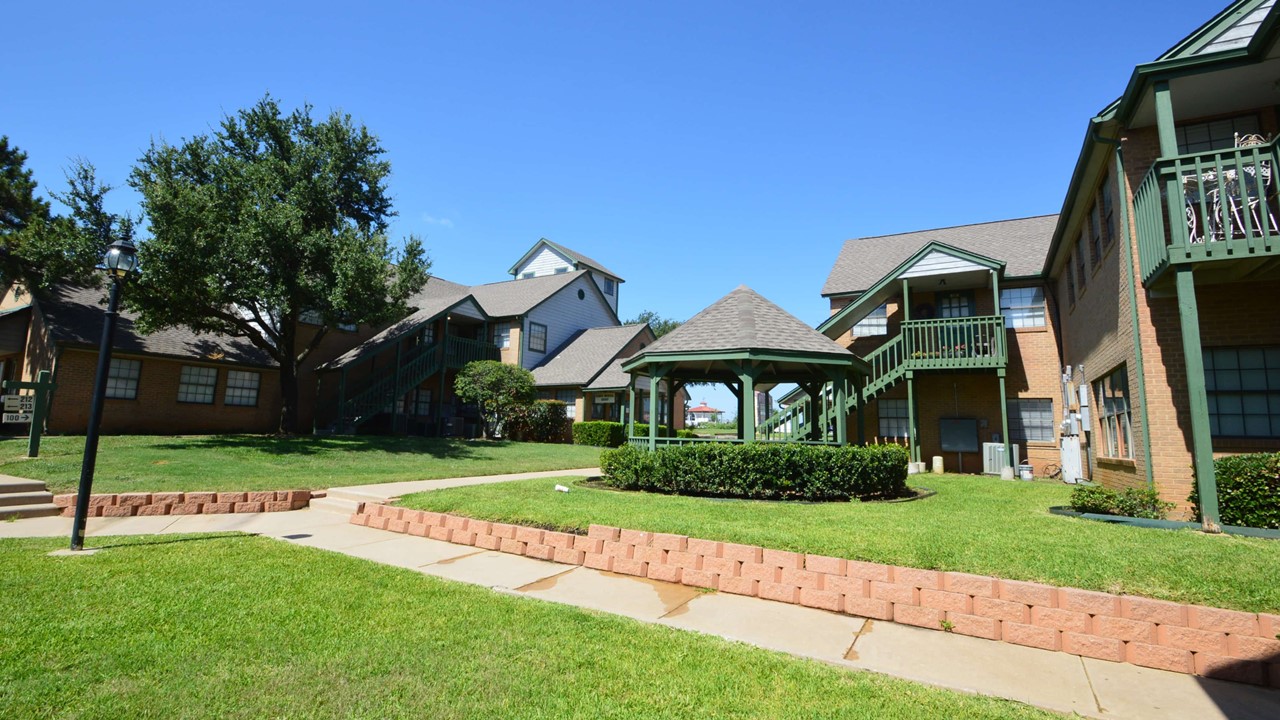 For Lease | Euless Main Village | 412-418 N Main St | Office