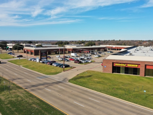 For Lease | 3201-3291 W Pioneer Pkwy | Northlake Centre Shopping Center| Pantego