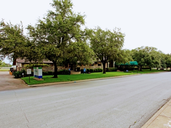 For Lease | 2100 Virginia Dr | Grand Prairie, TX