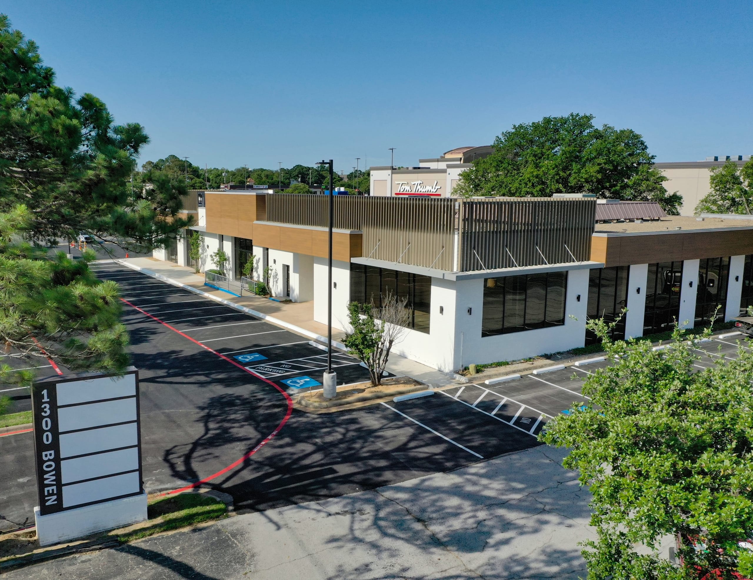 For Lease | 1300 S Bowen Rd | Arlington