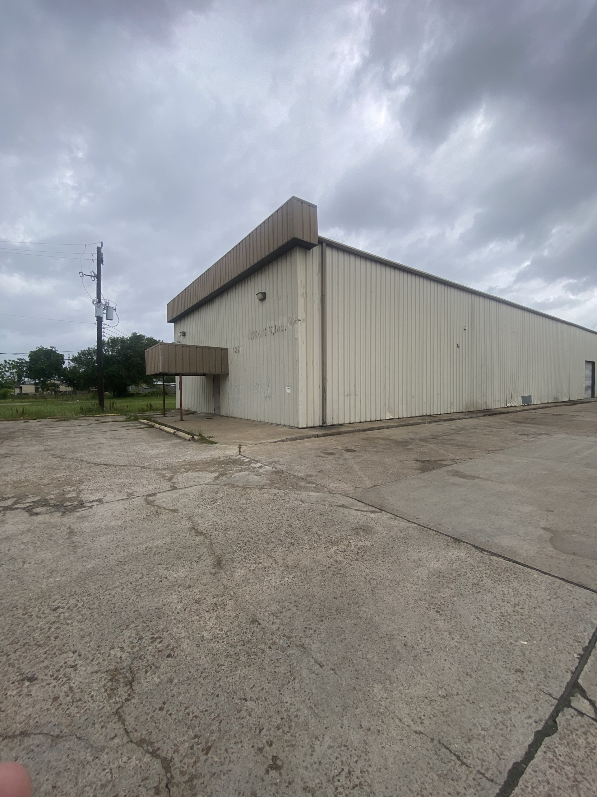 IMG_7221 For Lease | 1225 Buschong | OFFICE / WAREHOUSE FACILITY